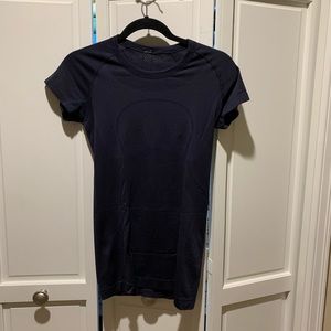 Lululemon SS Swiftly Navy Size 6